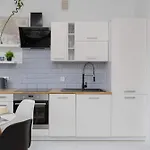 Cozy Hoza Near Pkin With Air Conditioning By Renters ורשה