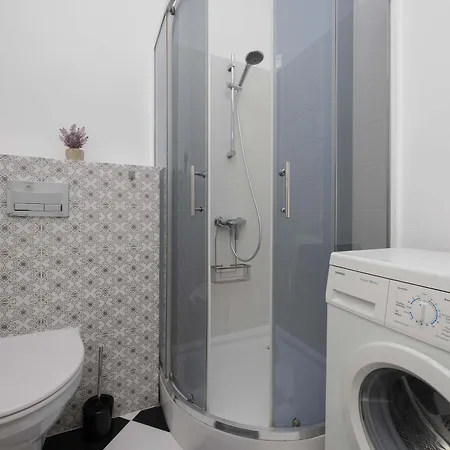 Cozy Hoza Near Pkin With Air Conditioning By Renters Apartment *