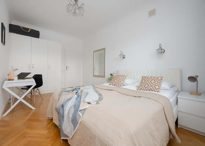 Cozy Hoza Near Pkin With Air Conditioning By Renters * Varsovie