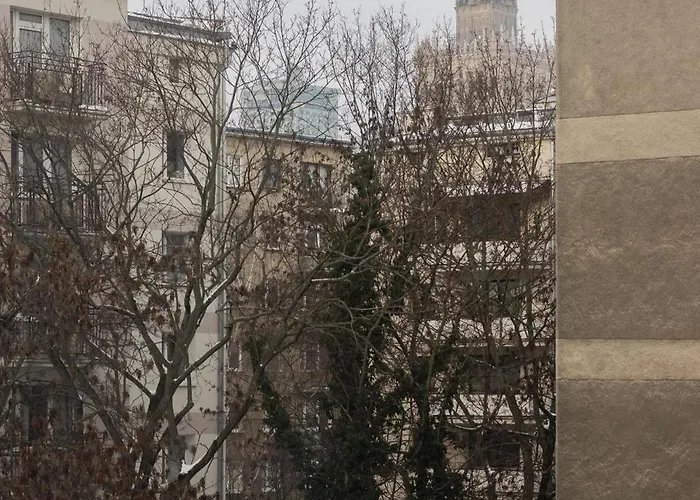 Cozy Hoza Near Pkin With Air Conditioning By Renters Warszawa