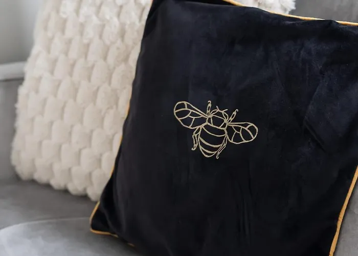 Cozy Hoza Near Pkin With Air Conditioning By Renters Varsovie