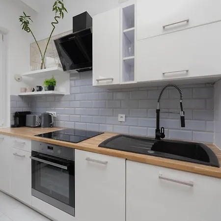 Appartamento Cozy Hoza Near Pkin With Air Conditioning By Renters *
