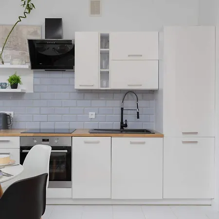 Cozy Hoza Near Pkin With Air Conditioning By Renters Varsavia